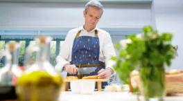 Rueda felicita la Navidad con comida gallega frente a las «chistorras» de Ábalos