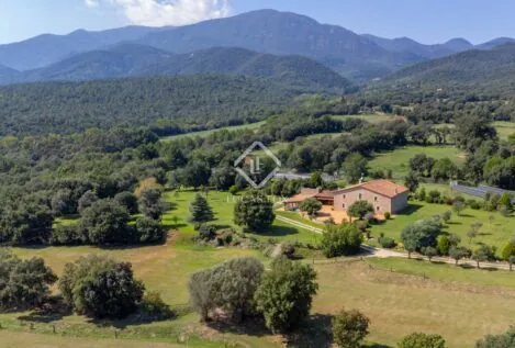 Las tradicionales masías catalanas se reconvierten en villas de lujo para extranjeros