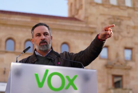 Abascal: «Si tanto les gusta el burka, que se lo pongan López, Sánchez y sus ministras»