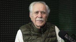 VÍDEO | Fuera de micrófono con Antonio Pérez Henares: «Están ensayando la tele de Cuba y Venezuela»