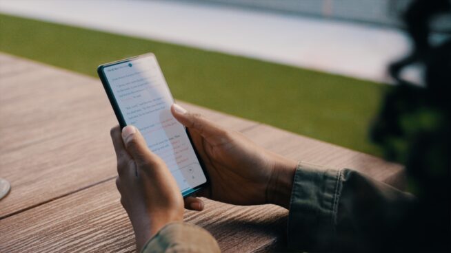 La ‘app’ bíblica más instalada supera los 1.000 millones en el mundo y crece un 21% en España