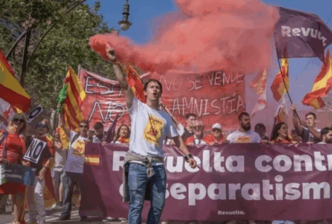 Estalla la guerra entre Vox y Revuelta, la asociación juvenil que nació a su amparo