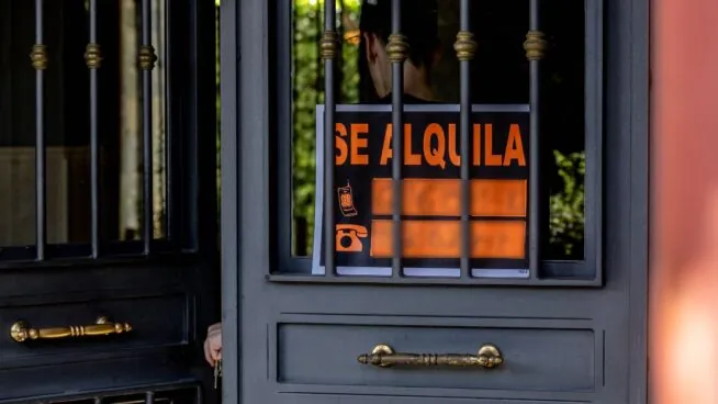 El alquiler se encareció un 8,5% al cierre de 2025 y Barcelona es la capital más cara