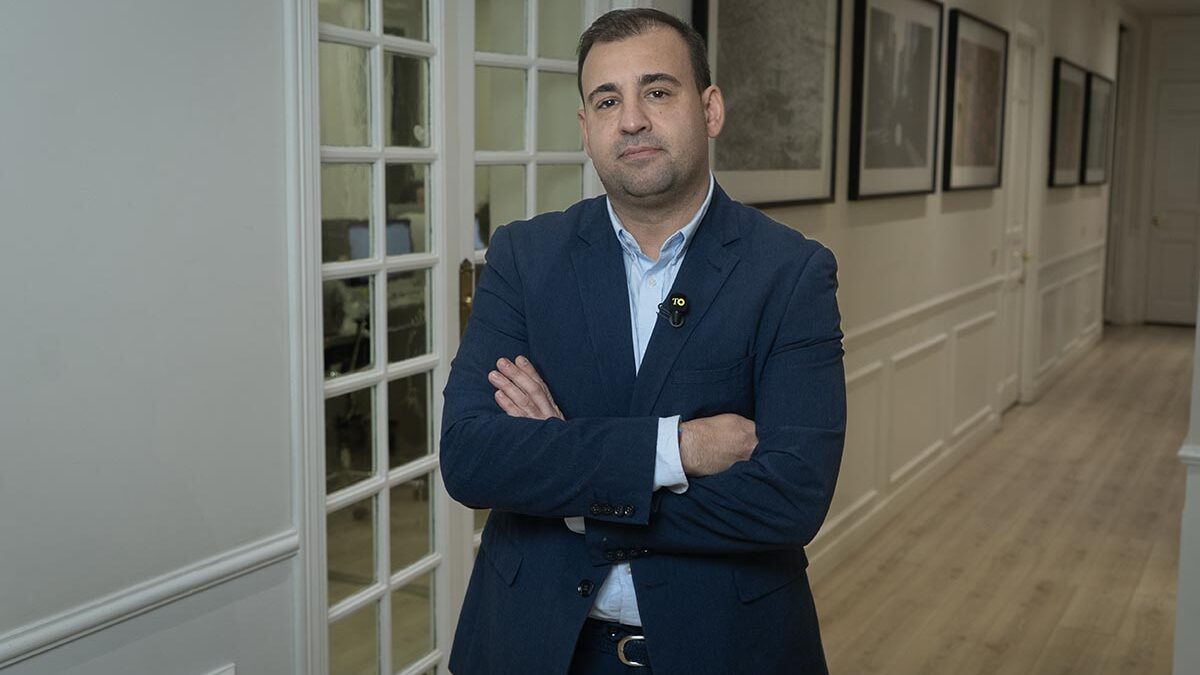 VÍDEO | Una empresa del fuel vinculada al exchófer de Sánchez transfirió 2,1 millones a Portugal