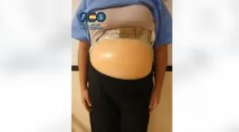 Detenida en Barajas una mujer que fingió estar embarazada para ocultar cocaína