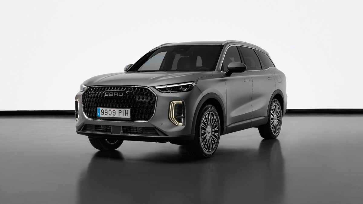 Ebro s900: 425 caballos, siete plazas y un directo a la mandíbula de los SUV prémium