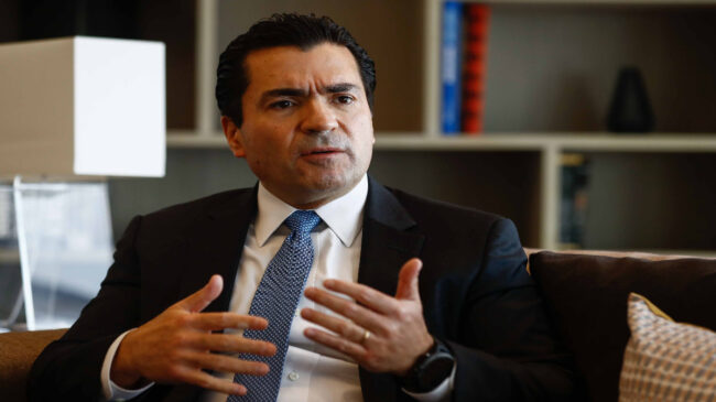 El jefe de BBVA en México, tercer directivo que se deshace de acciones del banco tras la opa