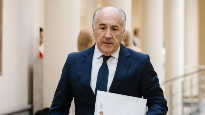 El alcalde de Algeciras revela que ha demandado a Alvise Pérez por sus amenazas