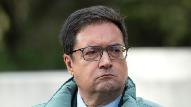 Óscar López exige la «dimisión inmediata» de Ayuso por «derivar» dinero a Quirón