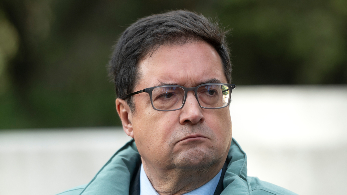 Óscar López: Zapatero es «una persona íntegra» atacada por «la caverna» del PP