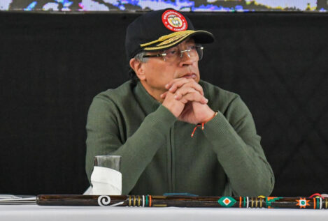 Petro propone a Delcy Rodríguez unir sus ejércitos para combatir a grupos terroristas