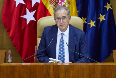 Un diputado del PSOE de Madrid se desvanece en la votación de los Presupuestos de 2026