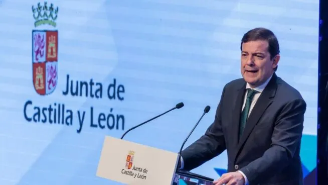 Mañueco ensalza la labor de los periodistas como garantes de la verdad