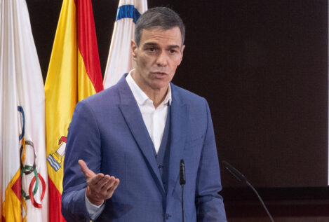 Sánchez asegura a Abás que los responsables del «genocidio» en Gaza rendirán cuentas