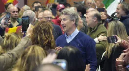 Feijóo pide a Vox responsabilidad y le recuerda que su adversario no es el PP