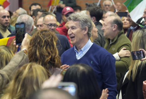 Feijóo pide a Vox responsabilidad y le recuerda que su adversario no es el PP