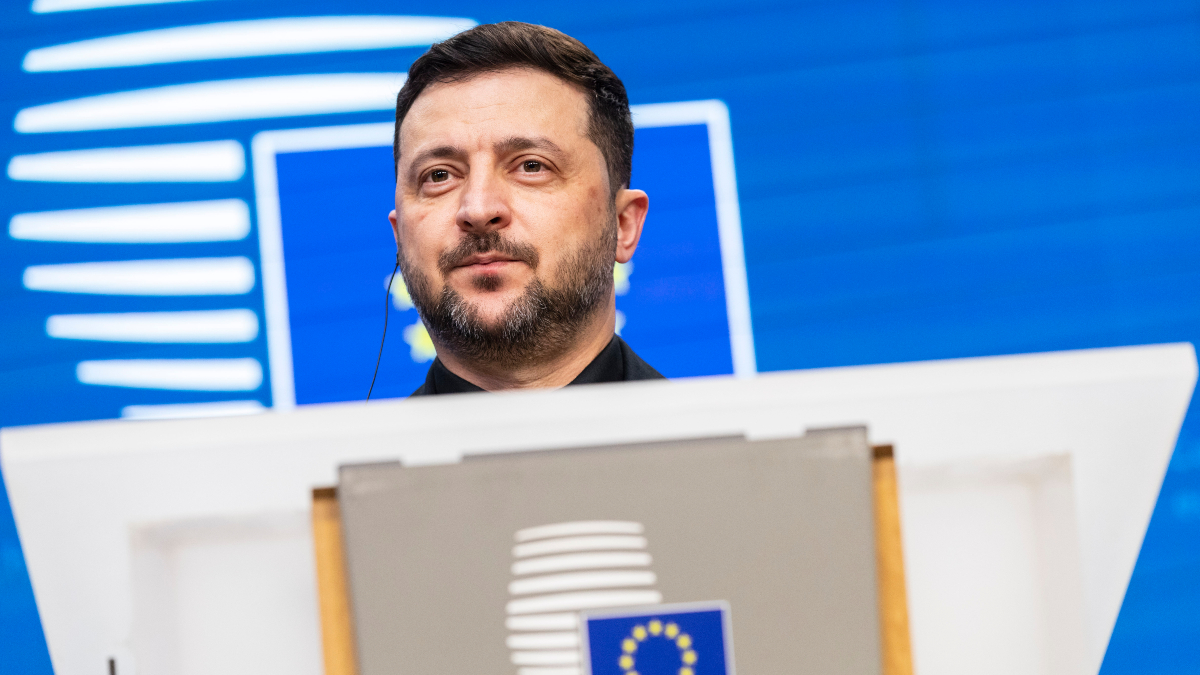 Zelenski agradece a la UE su apoyo tras acordar un préstamo de 90.000 millones