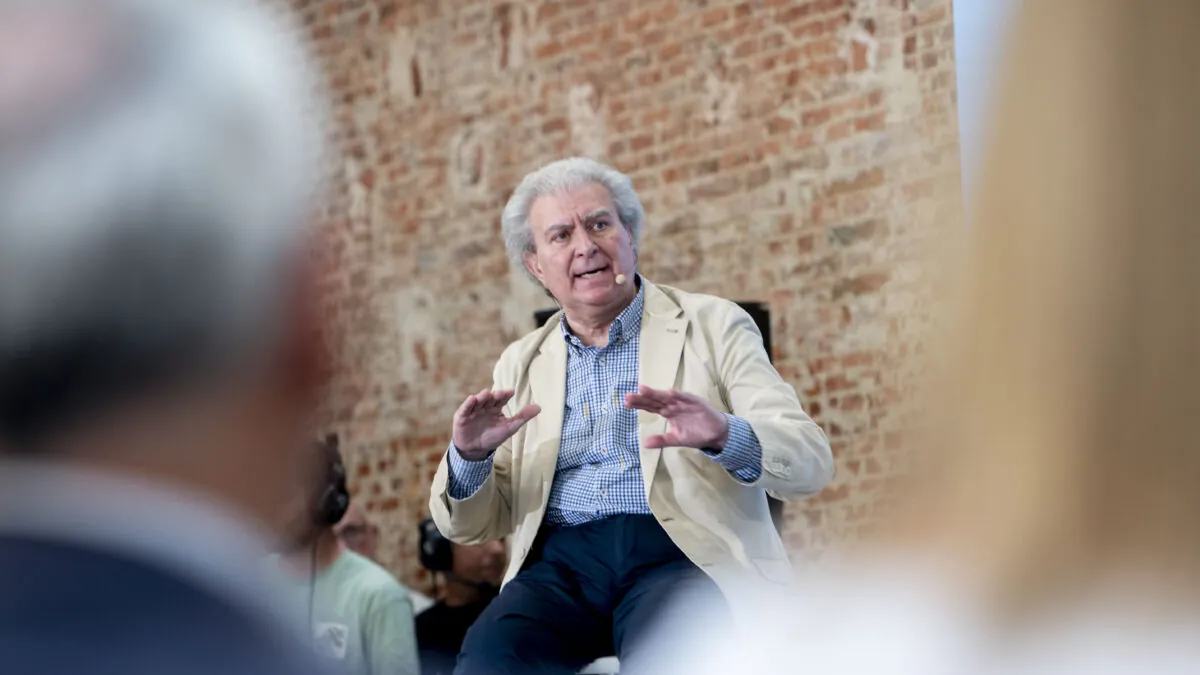 César Antonio Molina: «El totalitarismo no ha desaparecido. Rushdie está vivo de milagro»