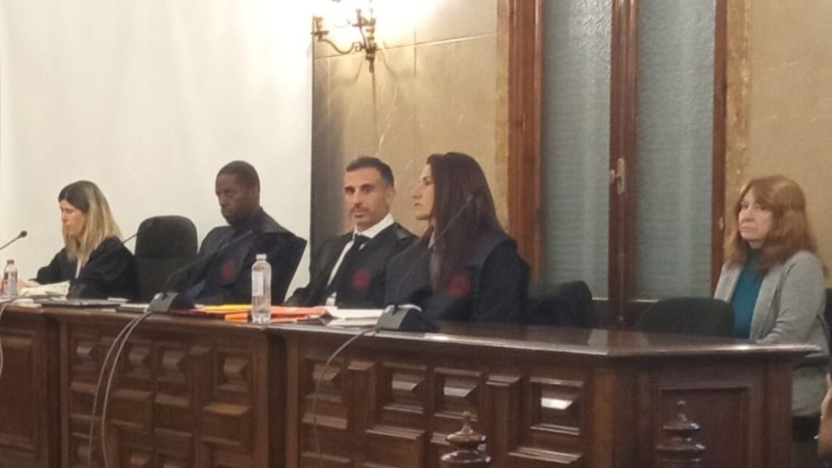 Condenada a prisión permanente una mujer por asesinar a un anciano incendiando su casa