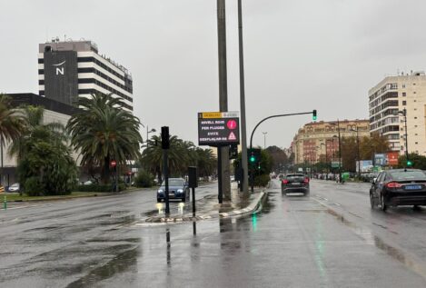 Valencia suspende las clases de este lunes en unos 30 centros por la alerta de lluvias