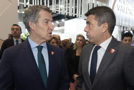 Feijóo envía a la juez de la dana sus mensajes con Mazón y pide declarar por vía telemática