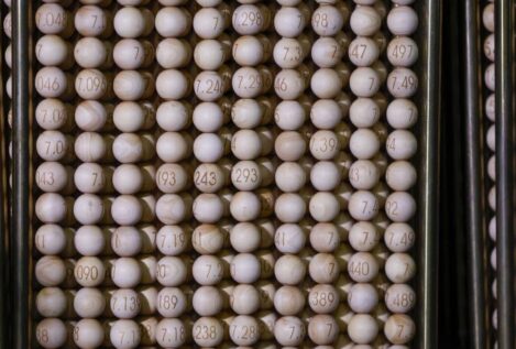 Ganar 'el gordo' es como encontrar un grano concreto de arroz en treinta platos de paella