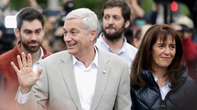 El derechista Kast se impone con holgura a su rival izquierdista en las elecciones chilenas