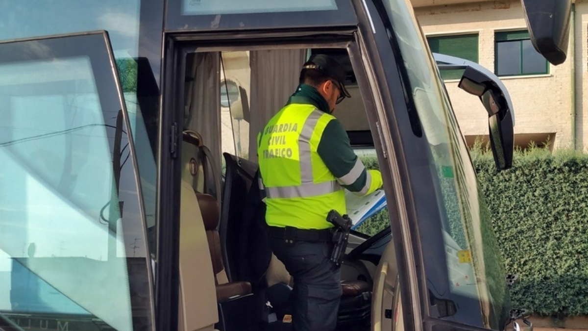 Interceptado en Jaén un conductor con 18 escolares a bordo y positivo en alcohol y drogas