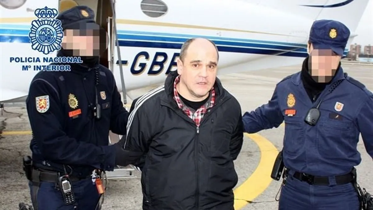 Francia mantiene a dos presos de ETA en la cárcel tras el traslado de Abaunza al País Vasco