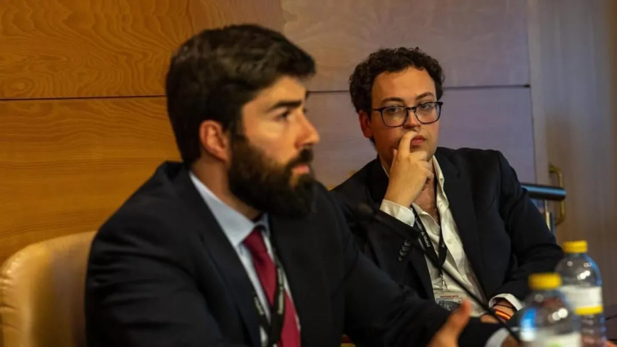 Dimite el jefe de redes sociales de Vox tras ser denunciado por acoso sexual a un menor