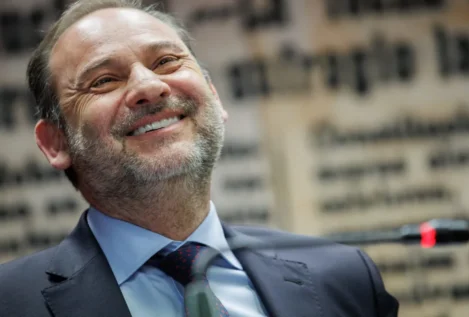 Ábalos prevé salir de la cárcel para declarar en el Senado, pero el Supremo apura su decisión