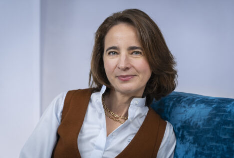 Laurence Debray: «El rey Juan Carlos tiene asumido que va a morir en el extranjero»