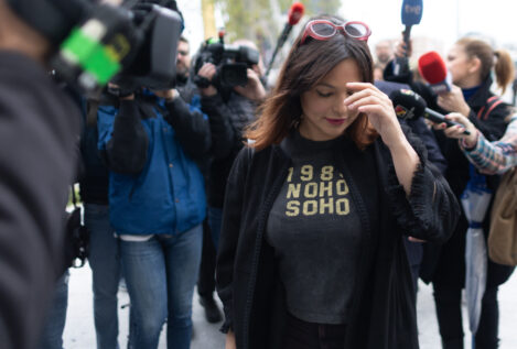 Mouliaá pide tres años de cárcel para Errejón por un delito continuado de abuso sexual