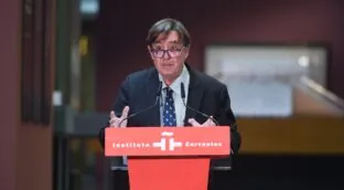 El Cervantes cubre la vacante que dejó una alto cargo para blindarse como funcionaria