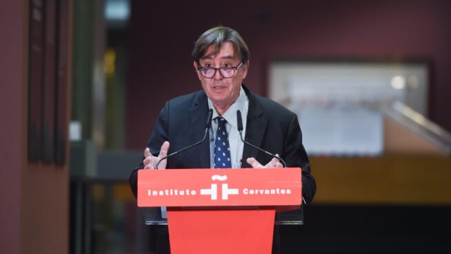 El Cervantes cubre la vacante que dejó una alto cargo para blindarse como funcionaria