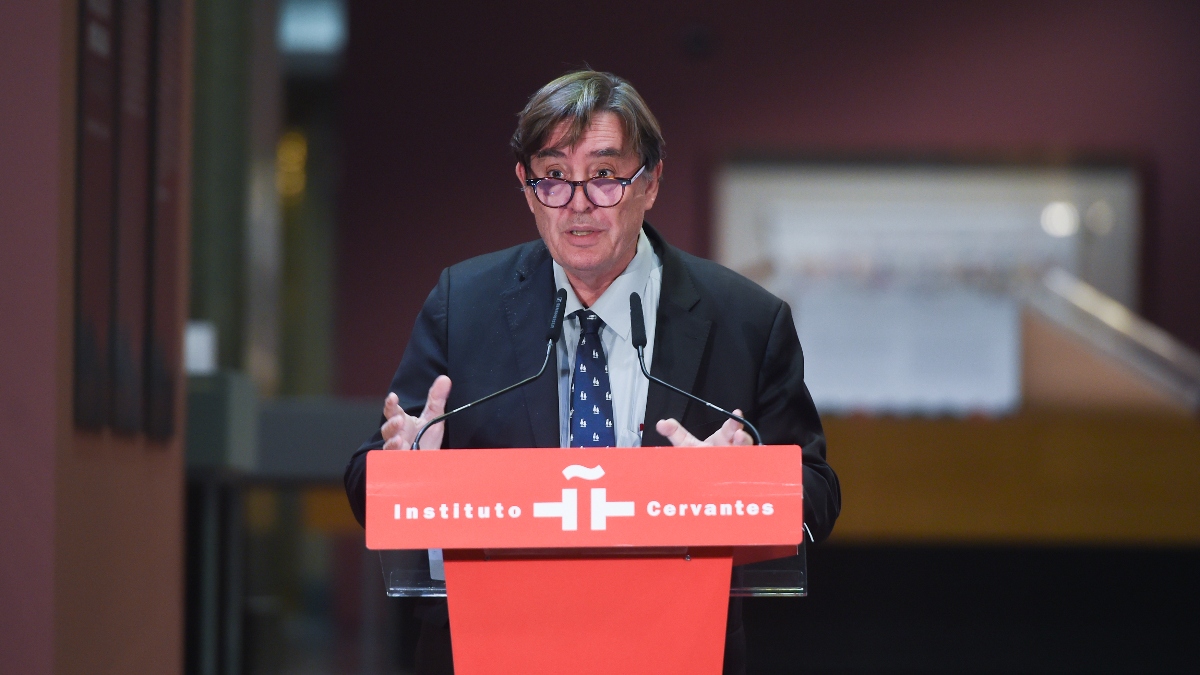 El Cervantes cubre la vacante que dejó una alto cargo para blindarse como funcionaria