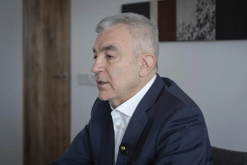 Luis Garicano durante su entrevista con THE OBJECTIVE.