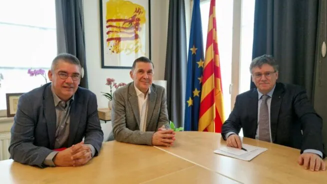 Otegi y Puigdemont acuerdan en Bélgica colaborar «entre naciones»