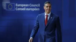 Sánchez degrada a su asesora diplomática en plena polémica por su ausencia en cumbres