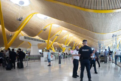 La Policía calcula que en 2025 entraron a España por avión 1,5 millones de inmigrantes