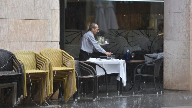 Los precios del sector servicios subieron un 2,3% interanual en verano y suman 15 meses de alzas