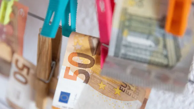 La deuda pública española aumenta cada día 164 millones, según el Instituto Juan de Mariana