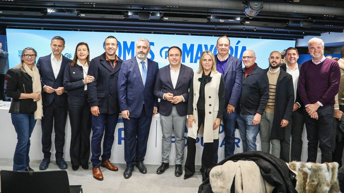 Feijóo apuesta por una gestora integradora en el PP valenciano hasta el congreso regional