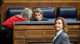 Sumar ve un «cerco a Sánchez» en la tormenta de corrupción y el 'Me Too' del PSOE