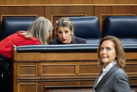 Sumar ve un «cerco a Sánchez» en la tormenta de corrupción y el 'Me Too' del PSOE