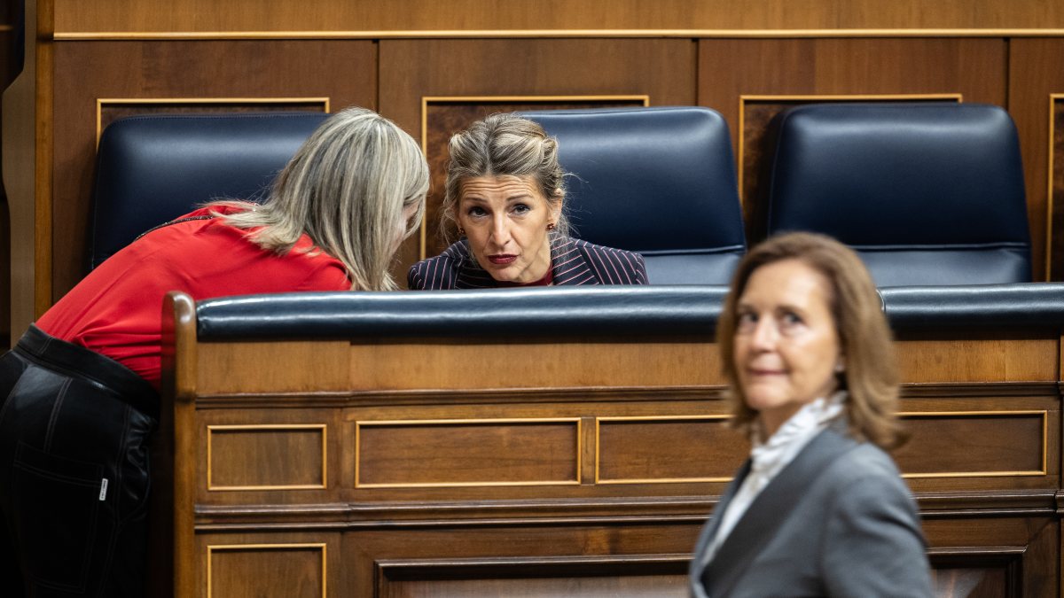 Sumar ve un «cerco a Sánchez» en la tormenta de corrupción y el ‘Me Too’ del PSOE