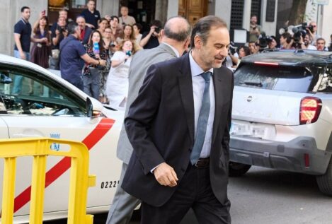 El Supremo envía a juicio a Ábalos y Koldo y les mantiene en prisión por el 'caso mascarillas'