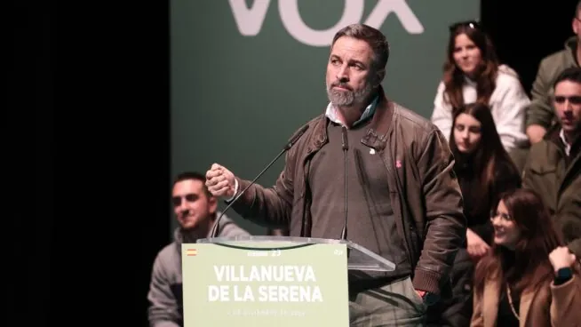 Abascal pide a los electores de Guardiola, «la Irene Montero extremeña», que voten a Vox