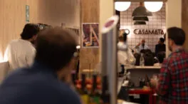 La cena del Casamata: la ruptura entre Vox y Revuelta se fraguó en un bar de Chamberí