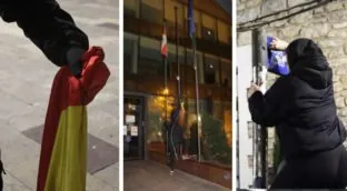 Denuncian que un abertzale arranca la bandera de España de una sede oficial en Vitoria